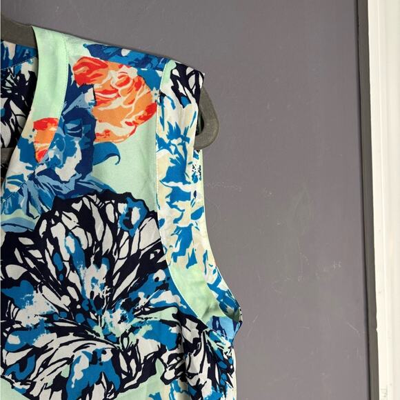 J. Crew Blue and Green Floral Print Sleeveless Blouse Button Detail Size 6 - Picture 5 of 7